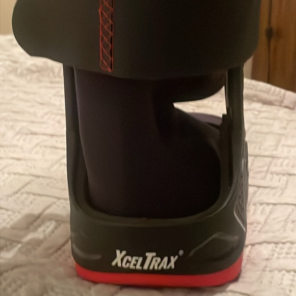 AFC orthopedic “boot” - Size M - 11 in X 17 in - used for 1 day! - Picture 3 of 8